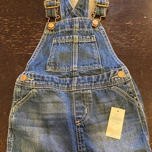 NWT baby girl denim jumper dress.BabyGap 12-18mths